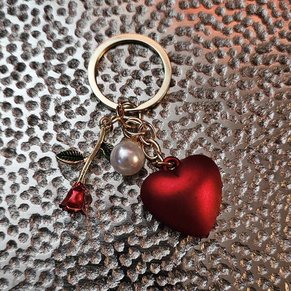 Handmade Threaded Heart Charm Keychain - Picture 3 of 3